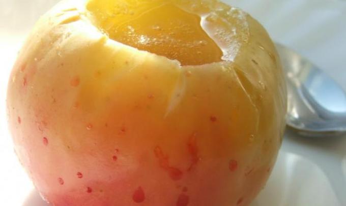 Запеченные яблоки с медом в фольге: рецепт